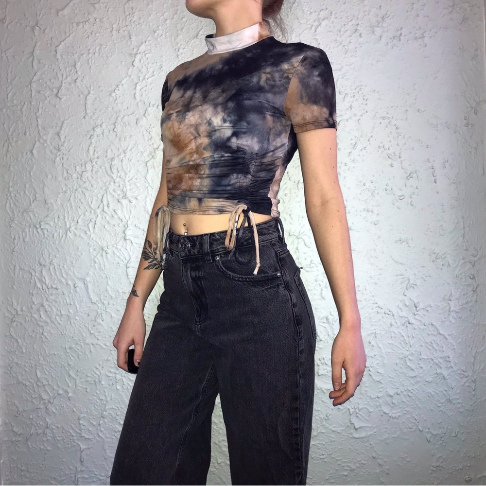 WINDSOR Tie-Dye Short Sleeve Crop Top